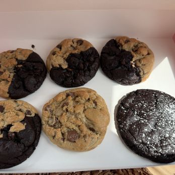 Crumbl - Merrillville - Brookie cookie, molten lava and chocolate chip - Bakeries Near Me - Merrillville, Indiana