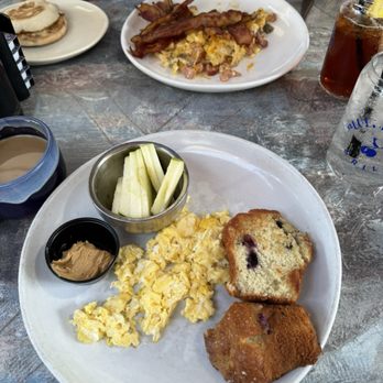 Blueberry's Grill - Scrambled eggs, apples, blueberry muffins - Breakfast & Brunch Near Me - Myrtle Beach, South Carolina