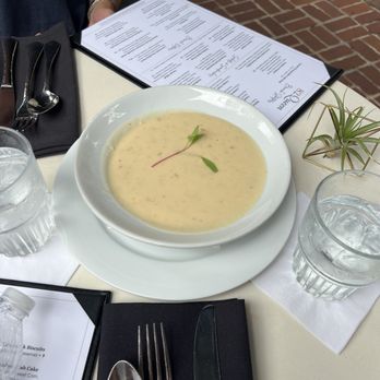 82 Queen - Award-Winning She Crab Soup - Southern Near Me - Charleston, South Carolina 82 Queen - Award-Winning She Crab Soup - Southern Near Me - Charleston, South Carolina