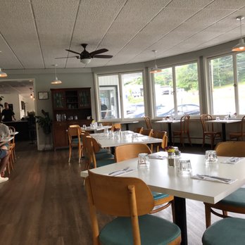 Gracie's Luncheonette - Main dining area - American Near Me - Leeds, New York