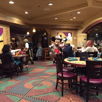 Goofy's Kitchen - American Near Me - Anaheim, California