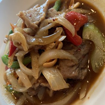 Pop Thai Restaurant - Cashew beef - Thai Near Me - Orlando, Florida