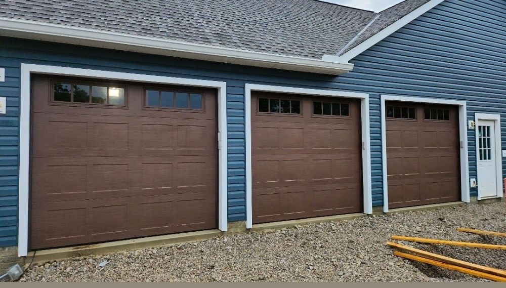 SMR Door - Garage Door Contractor in Middleburg Height, OH