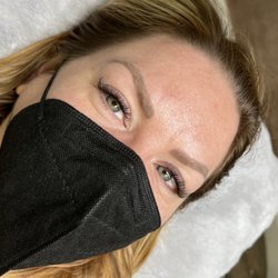 KM Beauty Bar - Natural Mega ‍ * Ask for Mega Volume to get drama and a liner look.