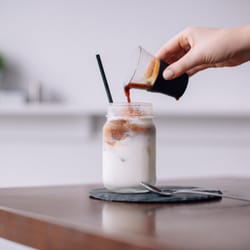 NEWNIQUE. Cafe - Iced Coffee
