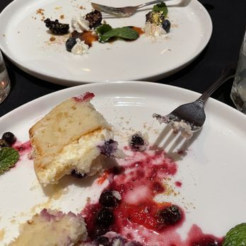 Vietnam Restaurant - Lemon blueberry cake - Vietnamese Near Me - Corpus Christi, Texas Vietnam Restaurant - Lemon blueberry cake - Vietnamese Near Me - Corpus Christi, Texas