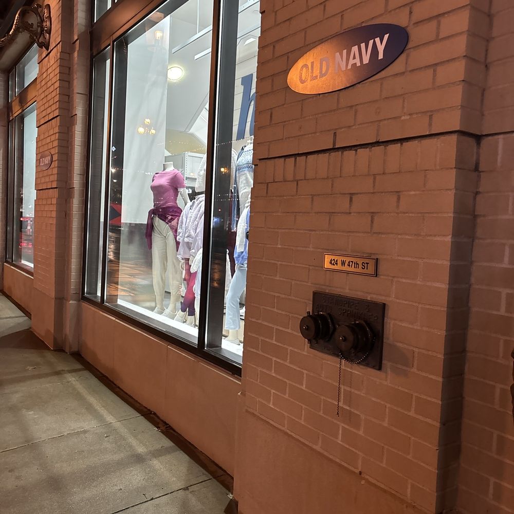 Old Navy - Men's Clothing Near Me - Kansas City, Missouri