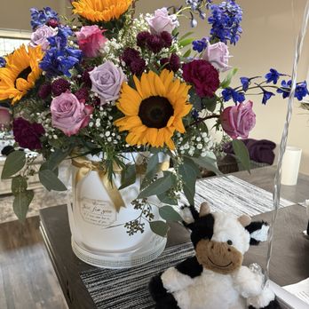 D'lux Decor & Creations - Flowers & Gifts Near Me - Surprise, Arizona D'lux Decor & Creations - Flowers & Gifts Near Me - Surprise, Arizona
