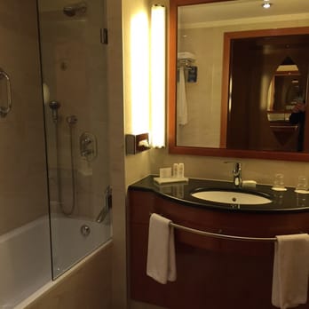 Hotel Radisson Blu Warsaw - Bathroom - Hotels Near Me - Warsaw, MZ Hotel Radisson Blu Warsaw - Bathroom - Hotels Near Me - Warsaw, MZ