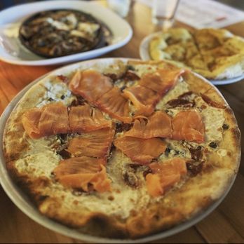 Ciao Grazie - Al Salmone (Salmón Pizza) - Pizza Near Me - Scottsdale, Arizona Ciao Grazie - Al Salmone (Salmón Pizza) - Pizza Near Me - Scottsdale, Arizona