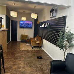 The Daily Dose Energy & Nutrition - Nice seating