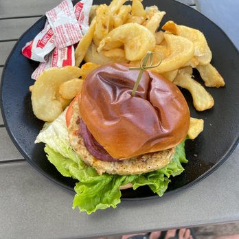 Lagoon Grill - Veggie burger - American Near Me - Waikoloa, Hawaii
