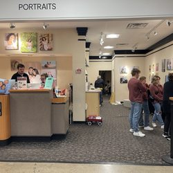 jcp portraits - Reception Area. Check in early. Photo shoot late. Leave disappointed!