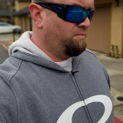 Oakley - Sweatshirt is very warm and even has thier best moisture management system - Ohydrolix - keeps you dry and comfortable.