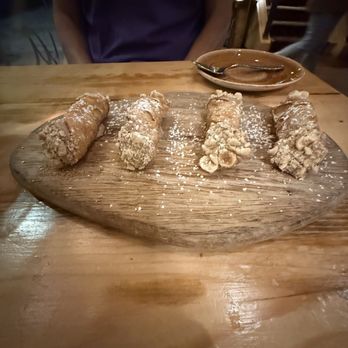 Via Emilia - Cannoli - Italian Near Me - Mystic, Connecticut Via Emilia - Cannoli - Italian Near Me - Mystic, Connecticut