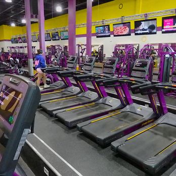 Planet Fitness - Threadmills - Gyms Near Me - Fairfield, New Jersey