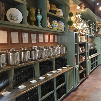 Del' Oliva - Heaven of Olive oil - Imported Food Near Me - Burlingame, California