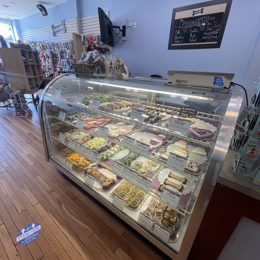 Three Dog Bakery - Pet Stores Near Me - Kansas City, Missouri Three Dog Bakery - Pet Stores Near Me - Kansas City, Missouri