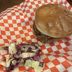 Lil Nicky’s Wings & Things - Pulled pork