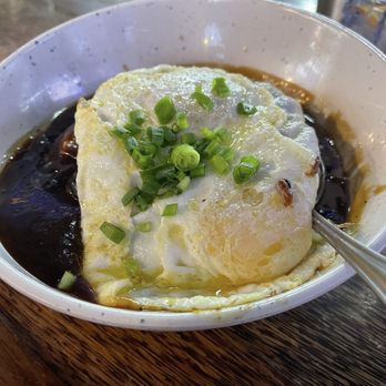 Cheeseburger In Paradise - Loco moco - Burgers Near Me - Honolulu, Hawaii