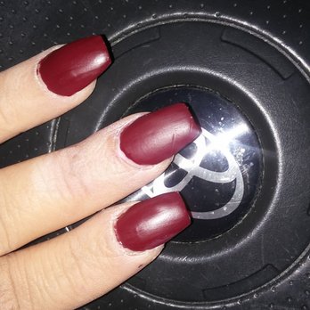 Good Nails - Dents on the middle finger nail, this is just after getting into my car from leaving. Those were made in the salon. - Nail Salons Near Me - Benicia, California