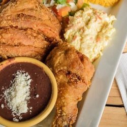 Pollo frito
Fried chicken