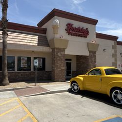 Freddy's Frozen Custard & Steakburgers - Outside