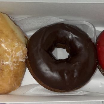 Shipley Do-Nuts - Fantastic Donuts; Glazed, Choco Cake, Cherry Cake flavors !!! - Donuts Near Me - Houston, Texas