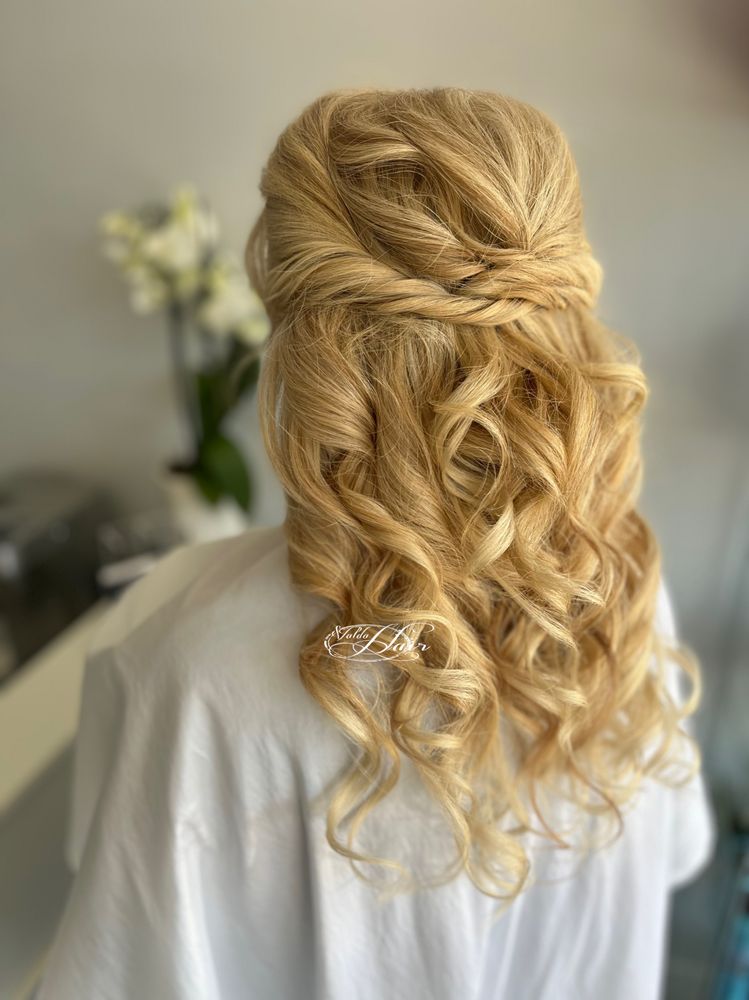 Salon De Cheveux  Logo