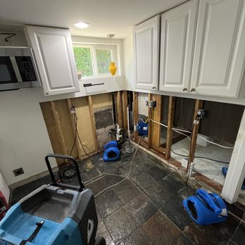 Aquamess Restoration - Damage Restoration Near Me Aquamess Restoration - Damage Restoration Near Me