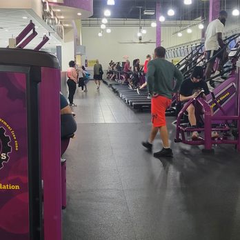 Planet Fitness - very busy - Gyms Near Me - Boynton Beach, Florida Planet Fitness - very busy - Gyms Near Me - Boynton Beach, Florida