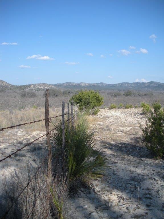 SMYTH SURVEYORS Updated September 2024 11269 US 90, Knippa, Texas