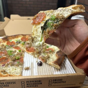 786 Degrees - La Americana pizza - Pizza Near Me - Los Angeles, California