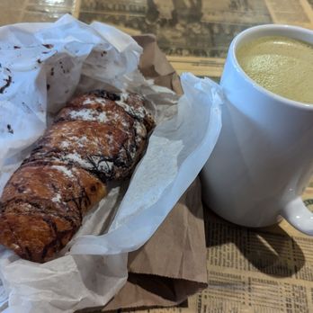 Java Loco - Croissant & Mocha Latte - Coffee & Tea Near Me - Alexandria, Virginia