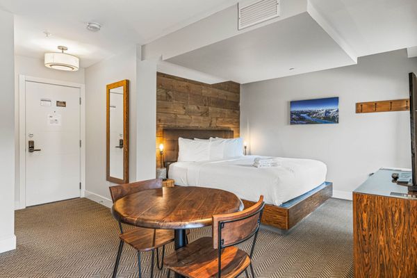 Basecamp Lodge Canmore by null