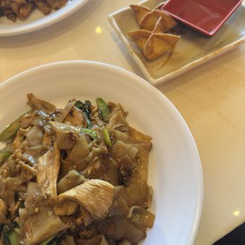 Yummy Thai - Richardson - 089. Pad See Ew Noodle - Thai Near Me - Richardson, Texas Yummy Thai - Richardson - 089. Pad See Ew Noodle - Thai Near Me - Richardson, Texas