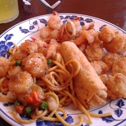 Grand Shanghai Buffet - Having lunch with my boys enjoying very good Chinese. Wide variety of dishes to make everyone in your family happy.