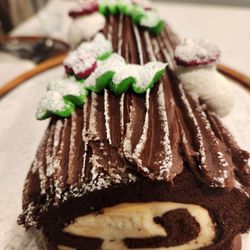 Lark Cake Shop - Christmas Yule log