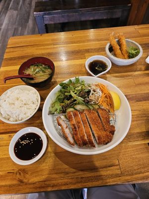 Mochiron Izakaya by null