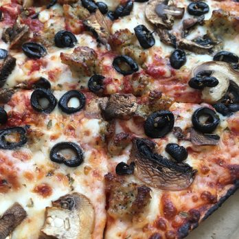 Domino’s - Sausage, olives and mushrooms on thin crust - Pizza Near Me - Bay Point, California Domino’s - Sausage, olives and mushrooms on thin crust - Pizza Near Me - Bay Point, California