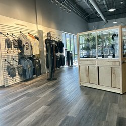 OnPoint - Retail entrance