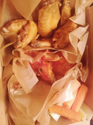 Brother’s Wings&Bings by null