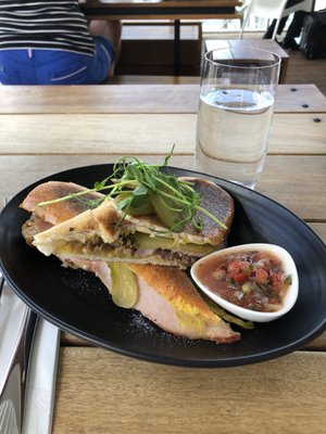 Charlotte's Kitchen by null