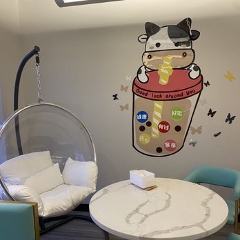 Dr. Milk - Lounge area - Bubble Tea Near Me - Delmar, New York Dr. Milk - Lounge area - Bubble Tea Near Me - Delmar, New York