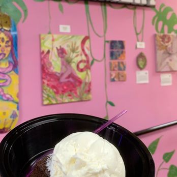 Midtown Creamery - Brownie with sweet cream ice cream - Desserts Near Me - Miami, Florida Midtown Creamery - Brownie with sweet cream ice cream - Desserts Near Me - Miami, Florida