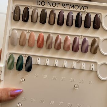 Chi Studio - cat eye - Nail Salons Near Me - Los Angeles, California