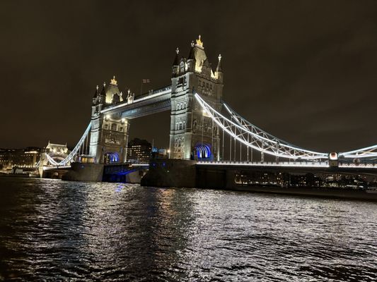 Tower Bridge by null