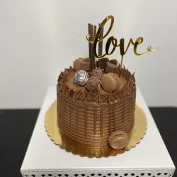 The Bakers' Lounge - Birthday cake