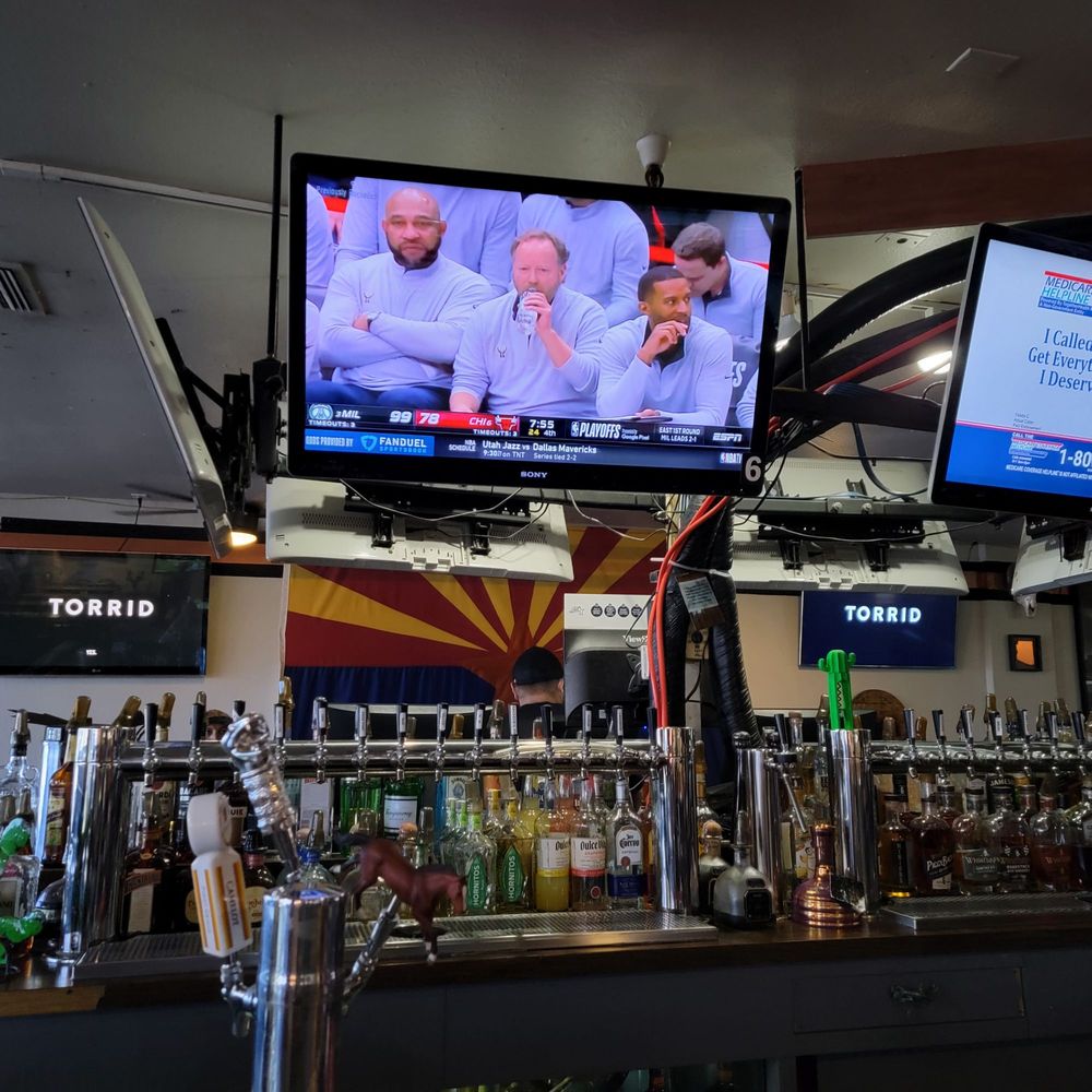 DELI SPORTS BAR Updated August 2024 67 Photos & 124 Reviews 9635
