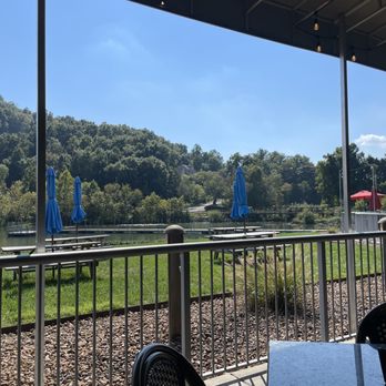 Calhoun's - Regrettably forgot to take pictures of the food - grilled shrimp and house salad, baked beans and chili - all good. Did not disappoint. - Southern Near Me - Oak Ridge, Tennessee